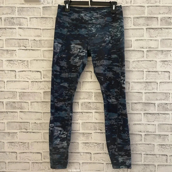 Women’s The North Face blue geometric camouflage leggings Medium - Picture 1 of 5